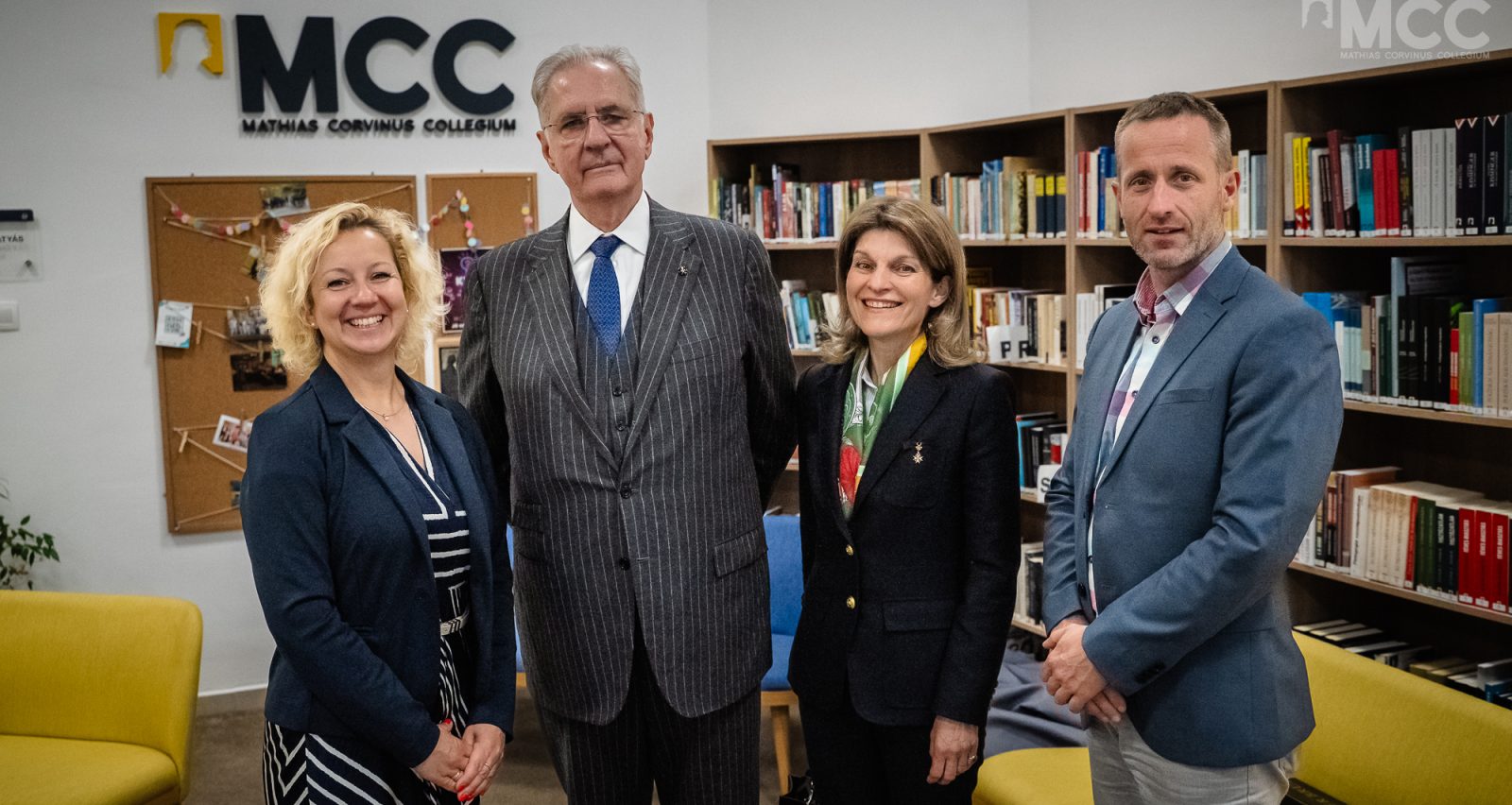 The Ambassador meets young Hungarian students