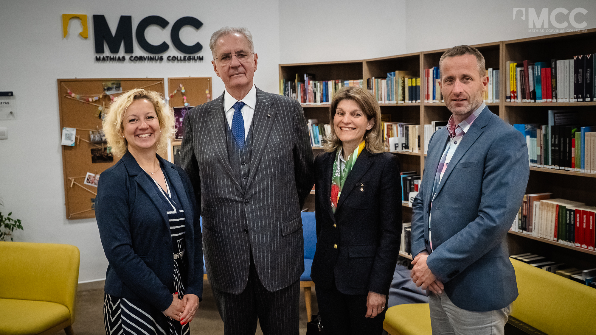 The Ambassador meets young Hungarian students